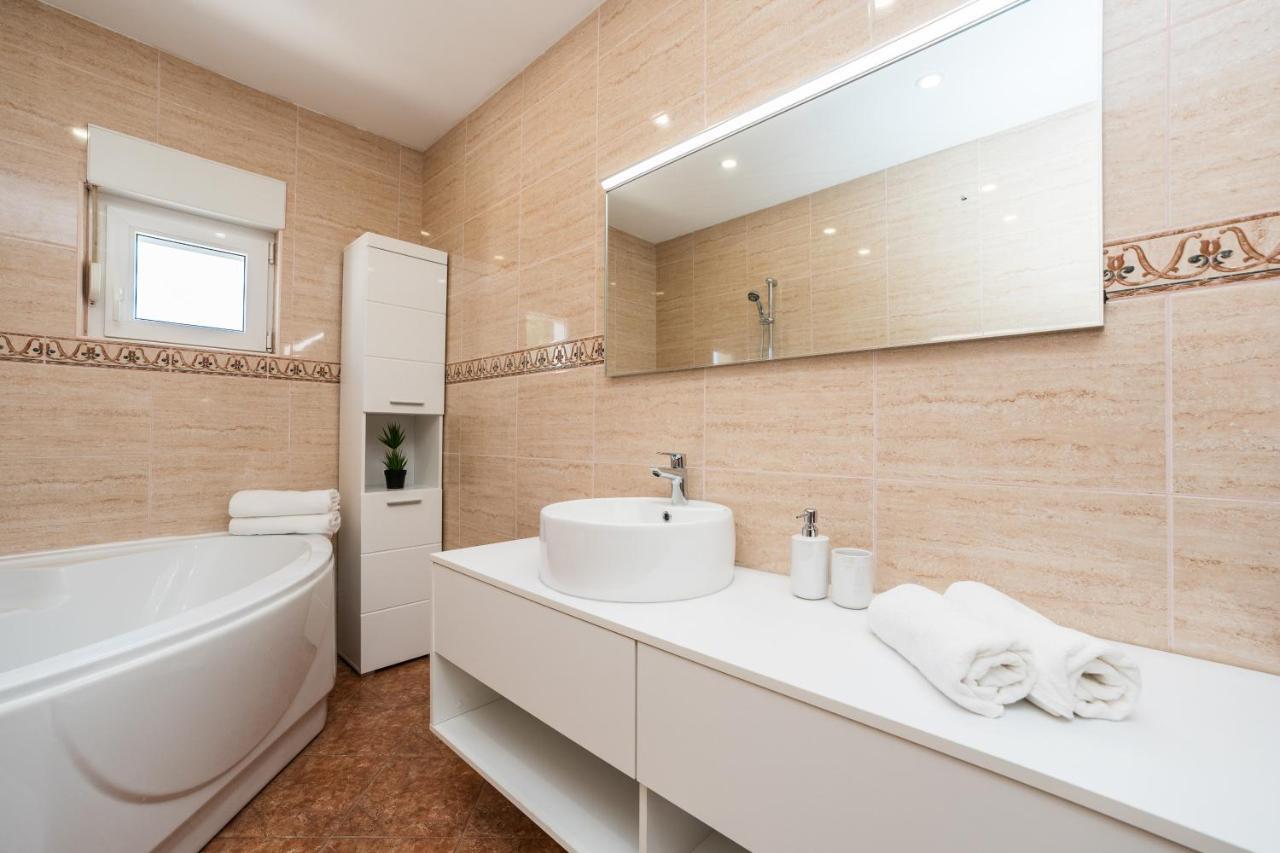 Apartments Marija Starigrad Paklenica Luaran gambar